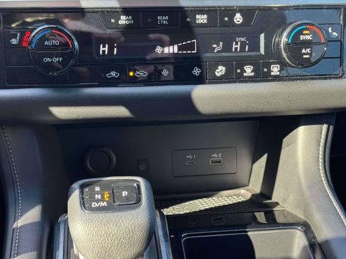 Used 2023 Nissan Pathfinder SL image 28