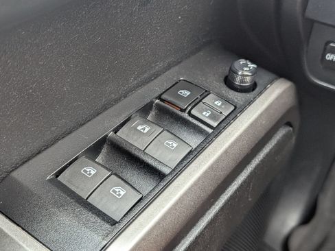 Used 2021 Toyota Tacoma SR5 w/ Trail Edition RWD image 18