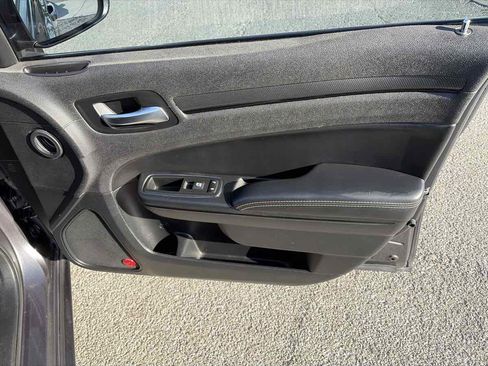 Used 2014 Chrysler 300 S RWD image 28