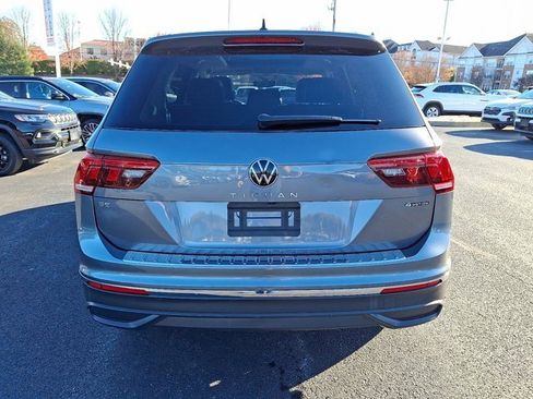 Certified 2022 Volkswagen Tiguan SE image 6