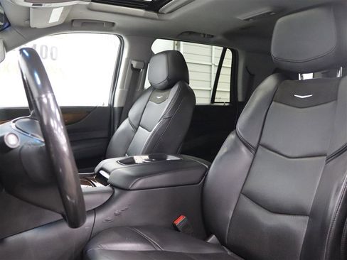 Used 2020 Cadillac Escalade Luxury w/ Escalade Sport Edition image 11
