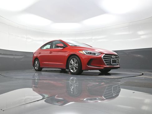 Used 2018 Hyundai Elantra SEL image 9