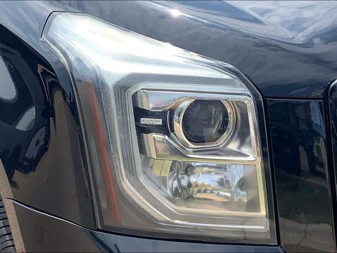 Used 2015 GMC Yukon XL Denali w/ Premium Package RWD image 28