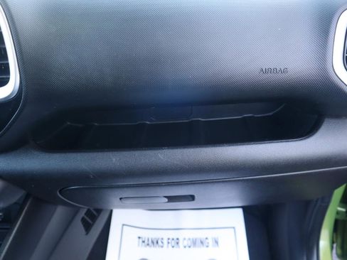 Used 2021 Hyundai Venue SE image 39