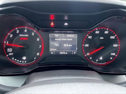 Used 2024 Chevrolet Trax RS FWD image 25