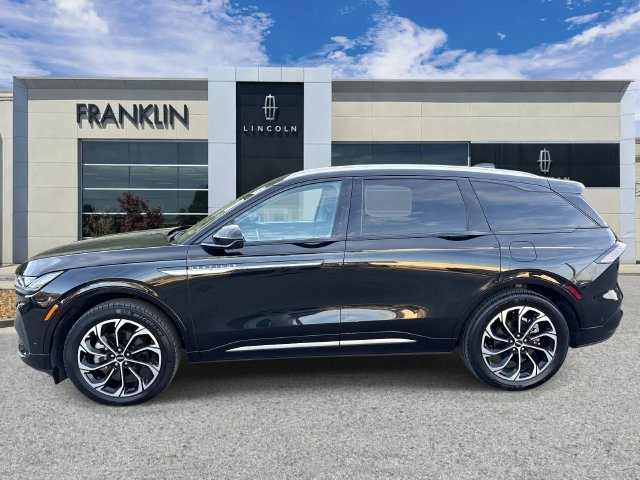 Used 2024 Lincoln Nautilus Reserve AWD/4WD image 4
