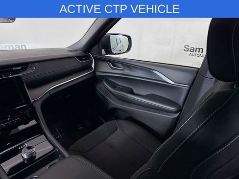 New 2025 Jeep Grand Cherokee L Laredo image 22