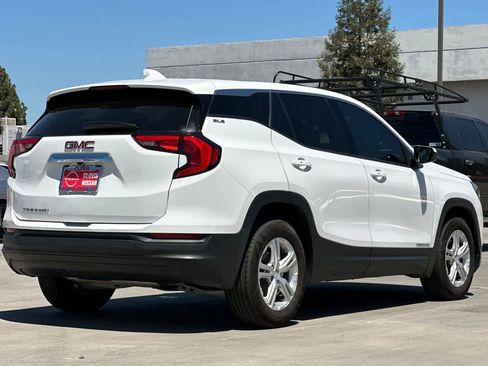 Used 2020 GMC Terrain SLE FWD image 3