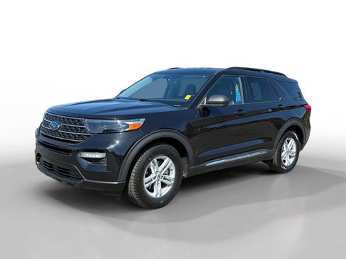 Used 2023 Ford Explorer XLT w/ Equipment Group 202A image 1
