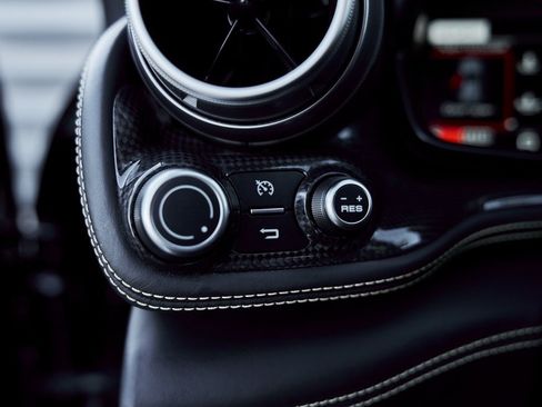 Used 2018 Ferrari GTC4Lusso T image 48