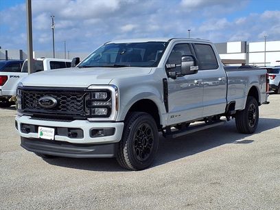New 2026 Ford F350 Lariat w/ Black Appearance Package