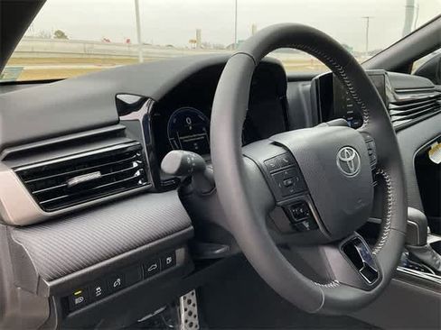 Used 2026 Toyota Camry SE w/ Convenience Package image 10