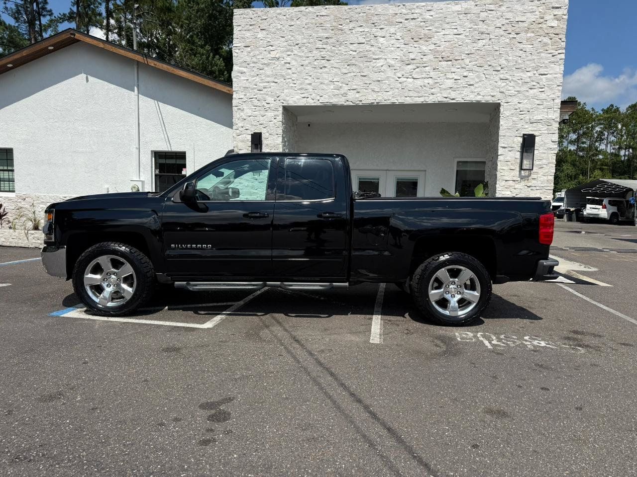 Used 2017 Chevrolet Silverado 1500 LT w/ All Star Edition RWD image 2