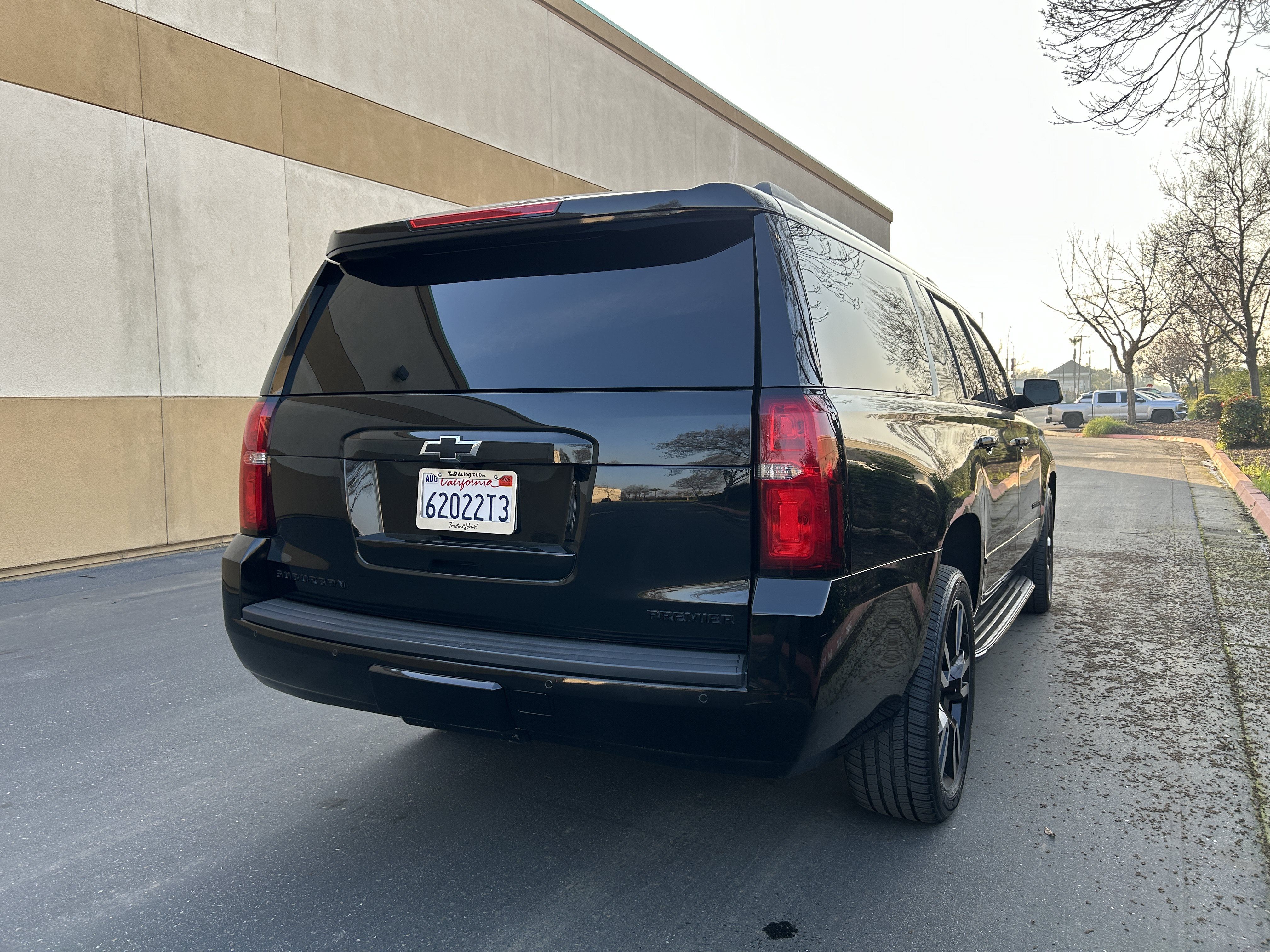 Used 2019 Chevrolet Suburban Premier AWD/4WD image 12