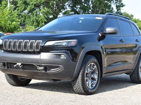 Used 2020 Jeep Cherokee Trailhawk w/ Cold Weather Group AWD/4WD image 1