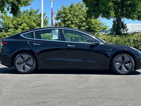 Used 2018 Tesla Model 3 RWD image 3