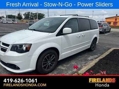 Used 2017 Dodge Grand Caravan GT FWD image 2