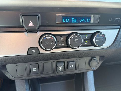 Used 2021 Toyota Tacoma SR5 w/ Trail Edition RWD image 24