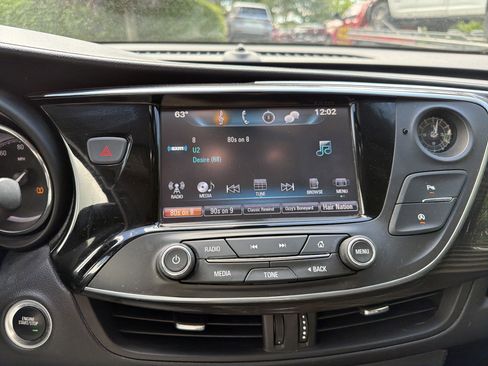 Used 2019 Buick Envision Essence AWD/4WD image 25