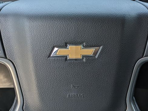 Used 2018 Chevrolet Suburban Premier AWD/4WD image 34