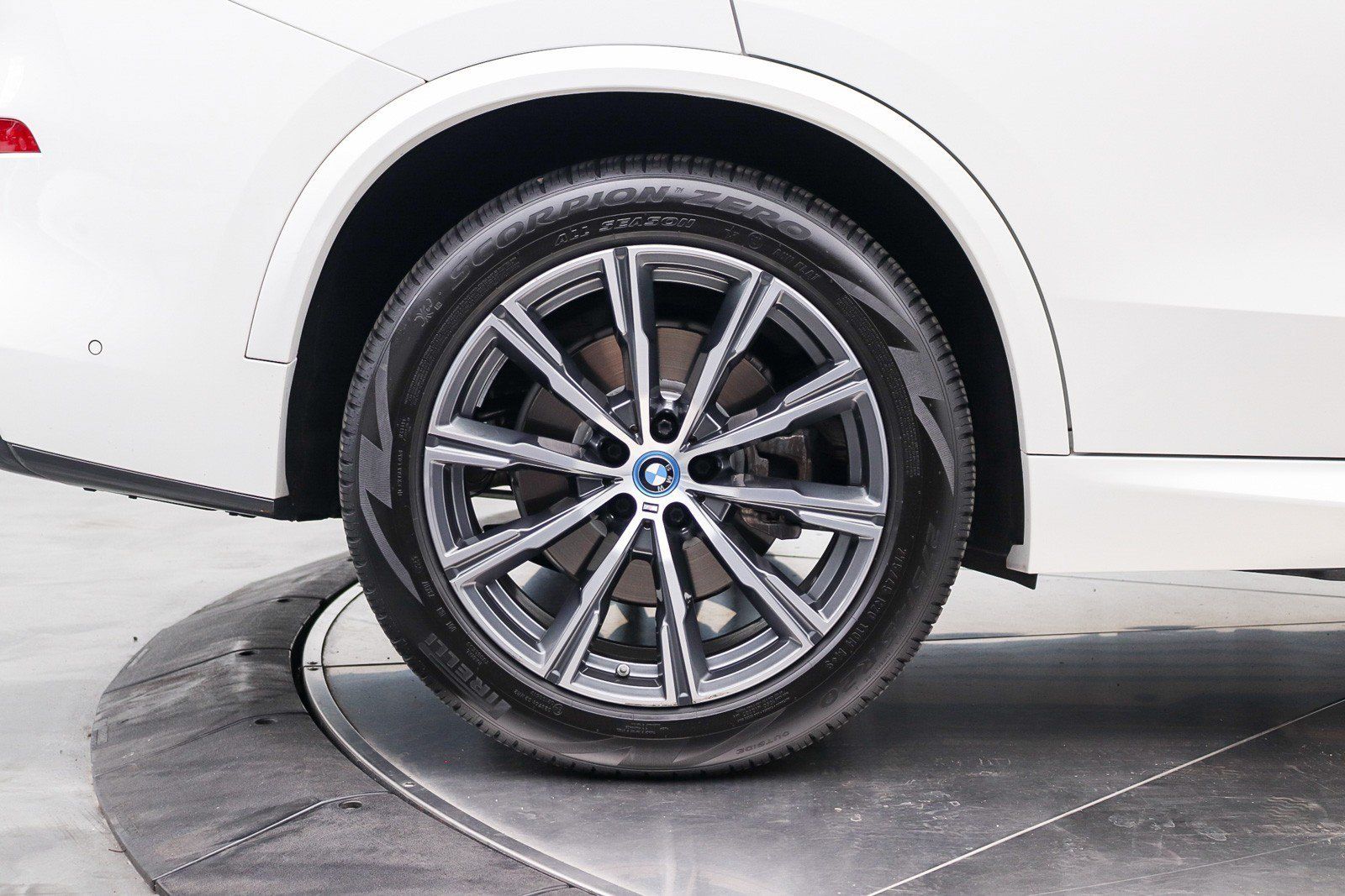 Used 2022 BMW X5 xDrive45e w/ M Sport Package AWD/4WD image 15