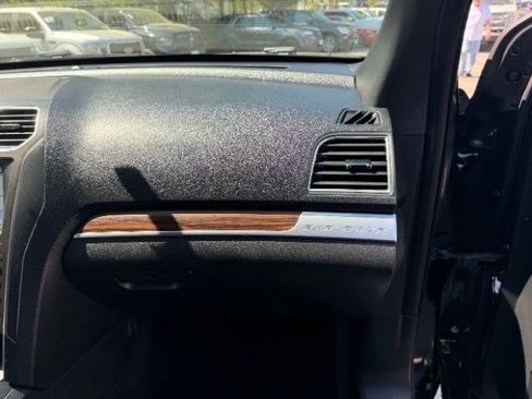 Used 2018 Ford Explorer Limited image 38