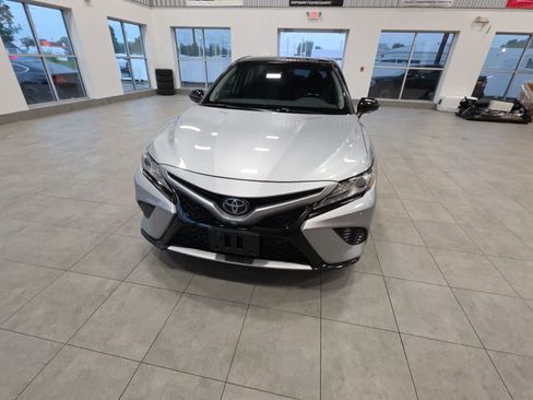 Used 2019 Toyota Camry FWD image 2