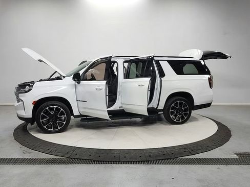 Used 2021 Chevrolet Suburban RST RWD image 12