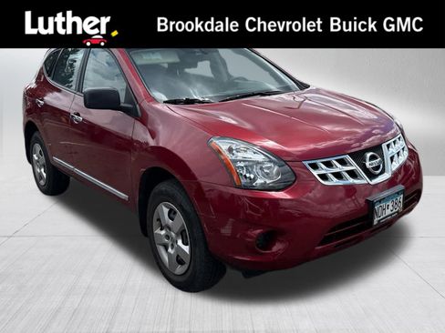 Used 2015 Nissan Rogue S w/ Convenience Package AWD/4WD image 1