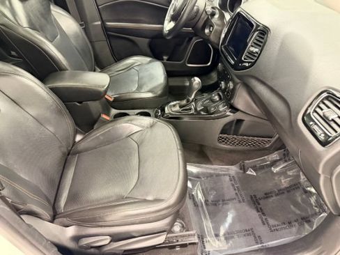 Used 2018 Jeep Compass Limited w/ Navigation Group AWD/4WD image 32