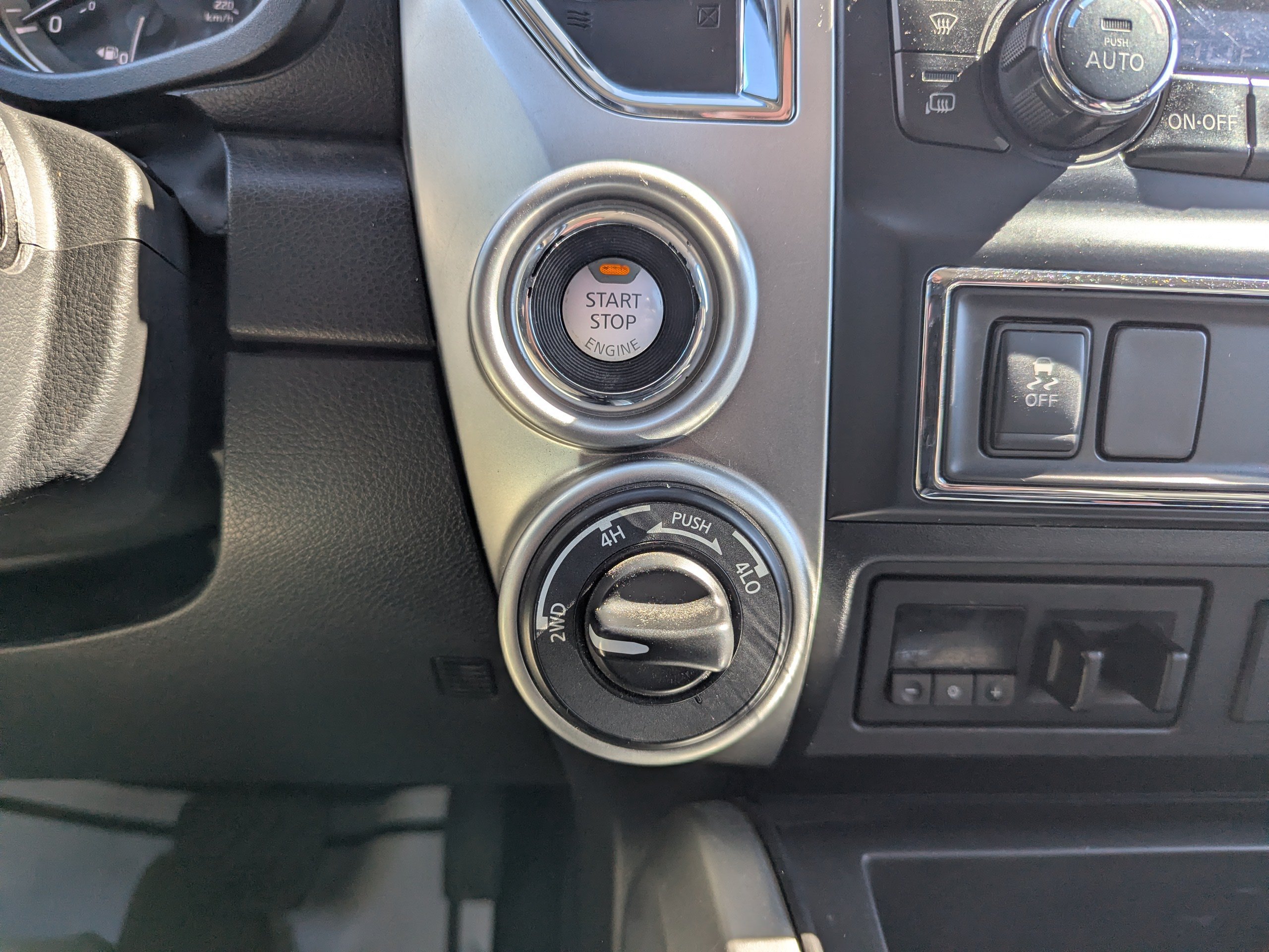 Used 2016 Nissan Titan PRO-4X AWD/4WD image 19