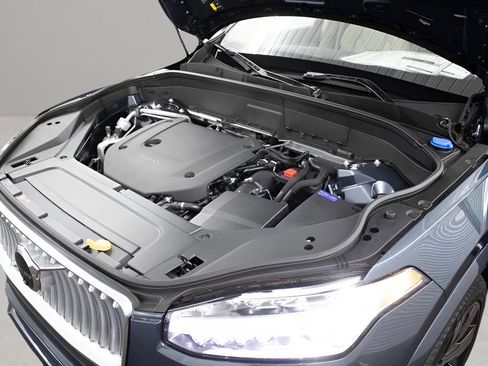 Used 2025 Volvo XC90 B6 Plus w/ Protection Package Premier image 19