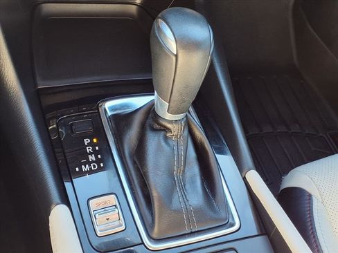 Used 2018 MAZDA MAZDA3 Grand Touring image 21