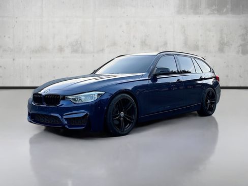 Used 2018 BMW 330i xDrive Wagon image 3