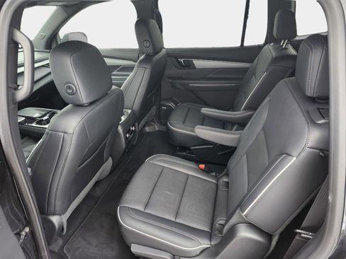 Used 2025 Buick Enclave Preferred image 24