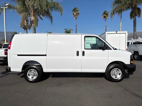 New 2025 Chevrolet Express 2500 w/ Driver Convenience Package image 9