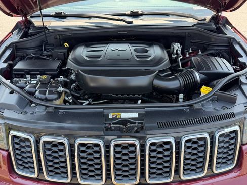 Used 2017 Jeep Grand Cherokee Limited w/ Luxury Group II AWD/4WD image 38