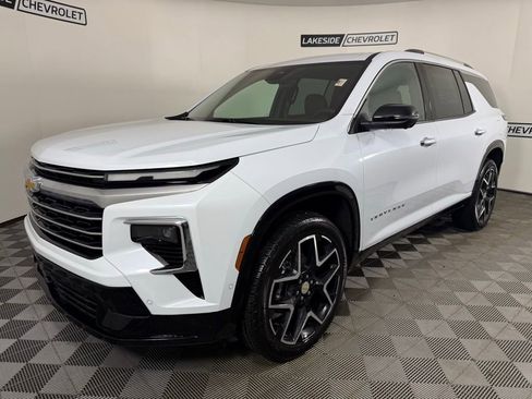 New 2026 Chevrolet Traverse High Country w/ LPO, Floor Liner Package image 2