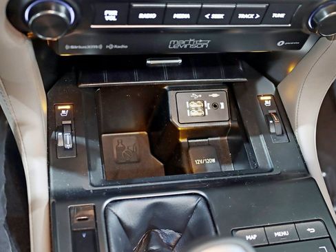 Used 2023 Lexus GX 460 Premium w/ Accessory Package image 23