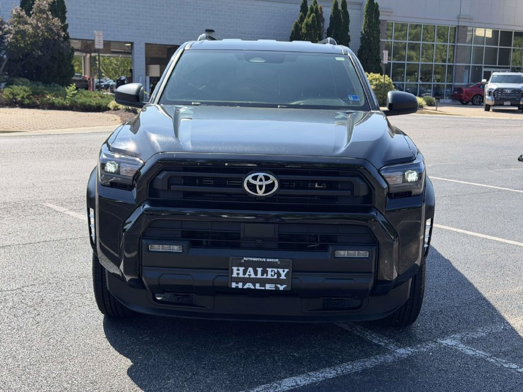 Certified 2025 Toyota 4Runner SR5 AWD/4WD image 25