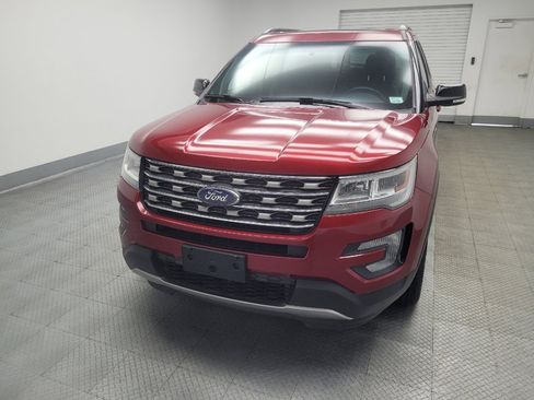 Used 2017 Ford Explorer XLT w/ Equipment Group 202A AWD/4WD image 15