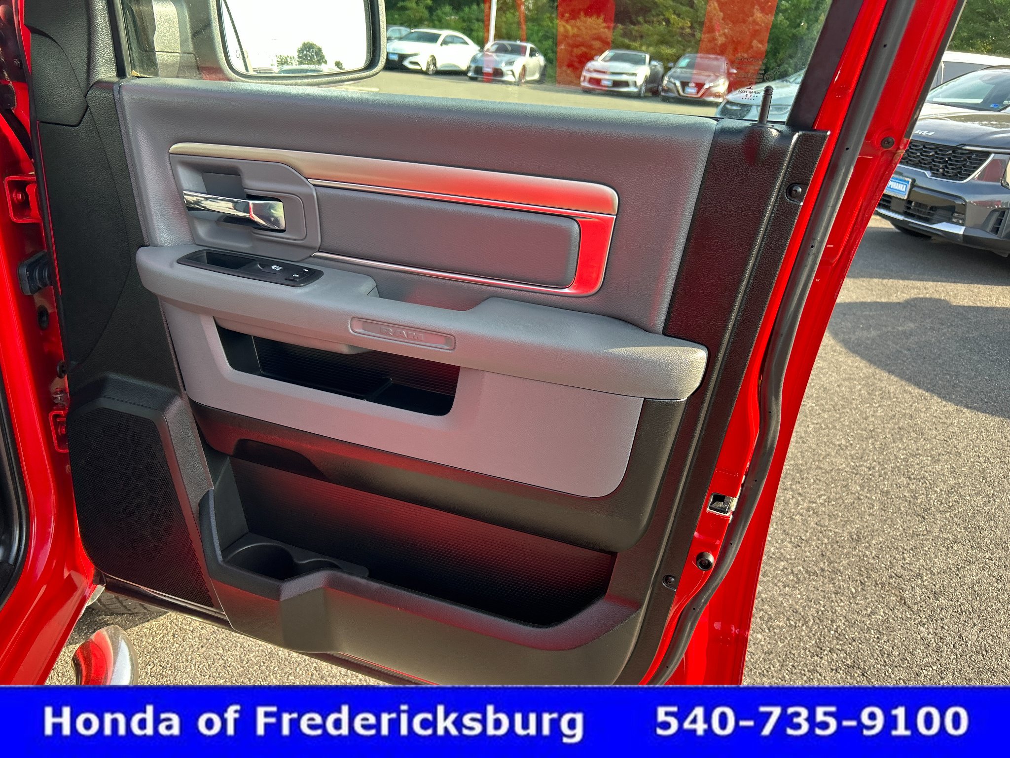 Used 2019 RAM 1500 Big Horn AWD/4WD image 14
