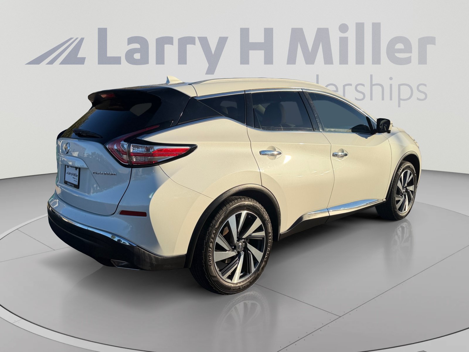 Used 2018 Nissan Murano Platinum FWD image 5