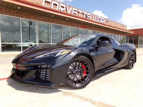 Used 2024 Chevrolet Corvette Z06 image 1