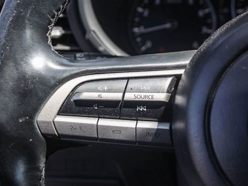 Used 2020 MAZDA MAZDA3 Hatchback FWD image 29
