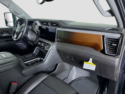 Used 2024 GMC Sierra 2500 Denali w/ Denali Reserve Package image 30