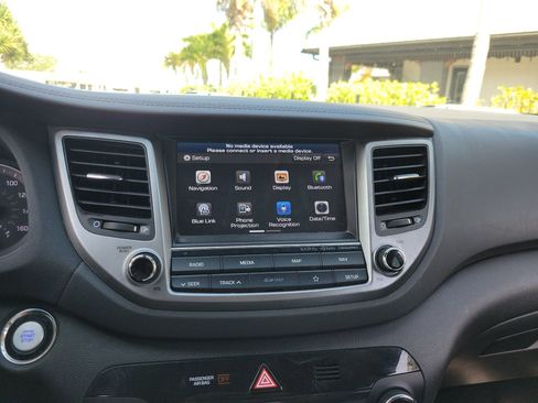 Used 2018 Hyundai Tucson Limited w/ Cargo Package FWD image 25