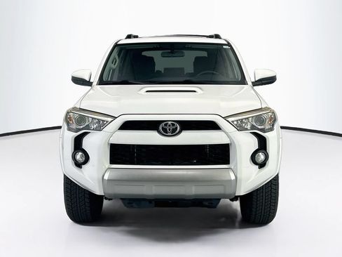 Used 2018 Toyota 4Runner TRD Off-Road AWD/4WD image 10