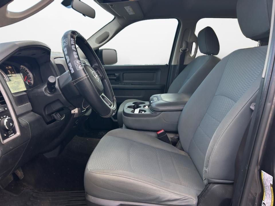 Used 2017 RAM 1500 Express AWD/4WD image 11