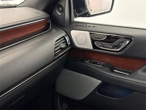 Used 2022 Lincoln Navigator L Reserve image 35